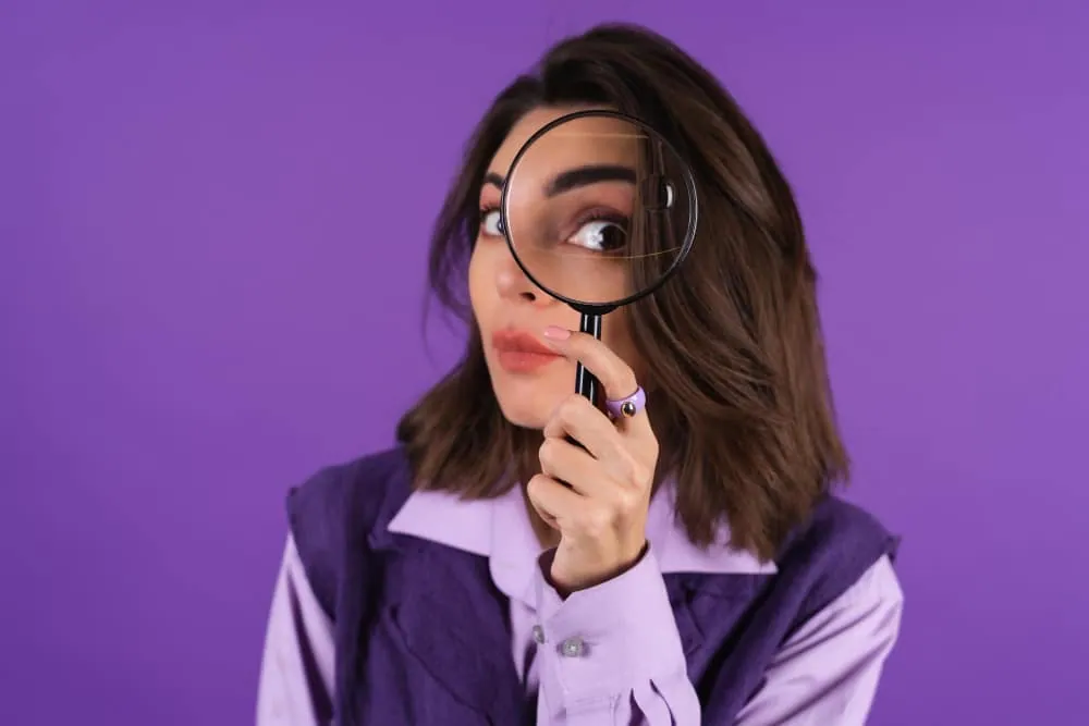 COMMENT PORTER UN GILET DE COULEUR DIFFÉRENT AVEC UN COSTUME ET UNE CRAVATE