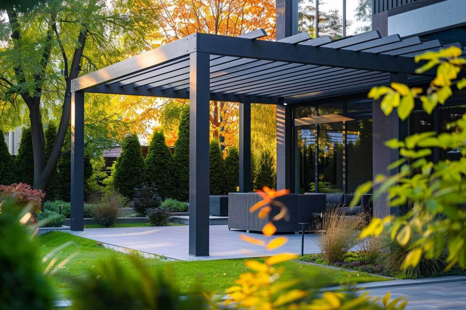 Pourquoi choisir une pergola en aluminium en kit pour votre espace extérieur ?