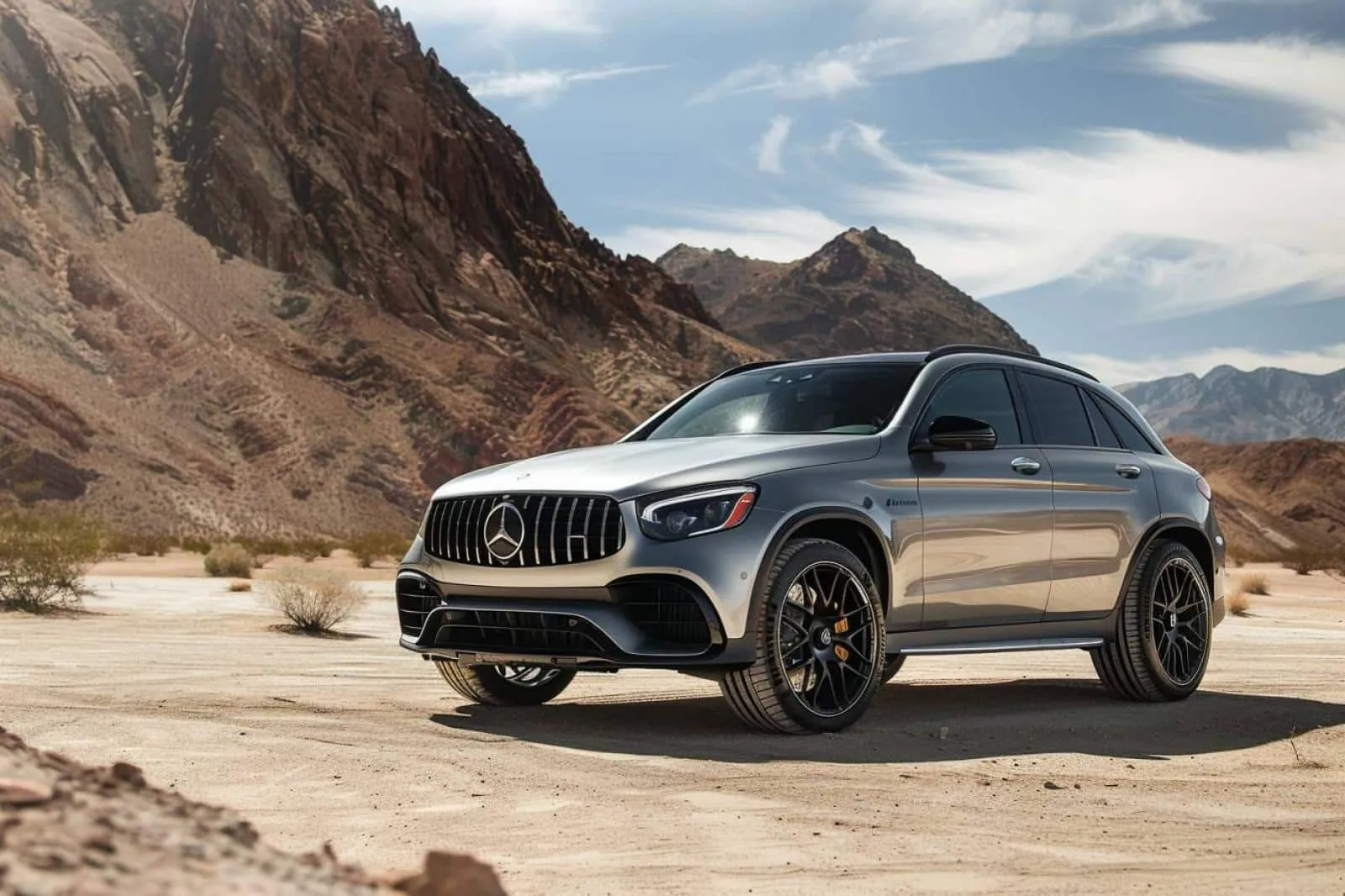 Quelles sont les caractéristiques impressionnantes de la Mercedes-AMG GLC 63 ?