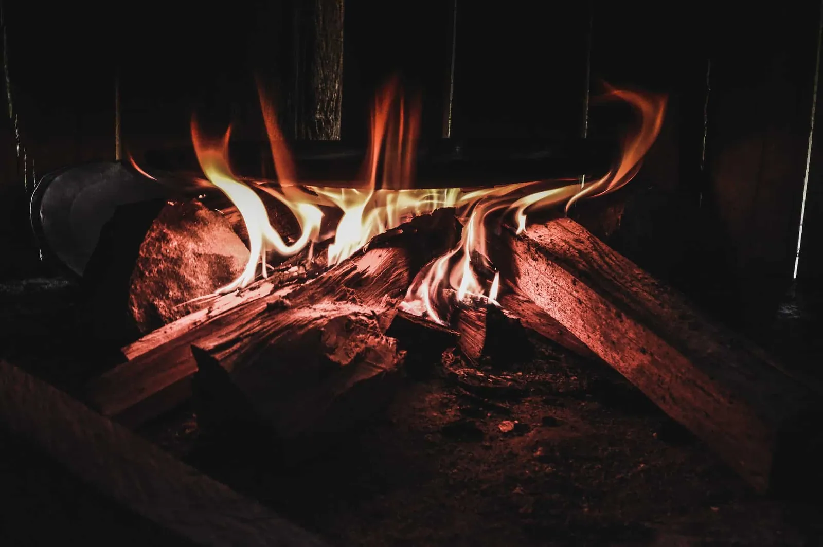 Quels sont les points positifs et les points négatifs du chauffage au bois pour une habitation ?
